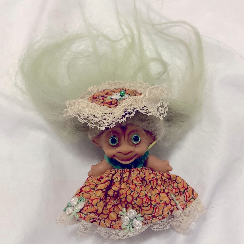 Troll doll light green hair